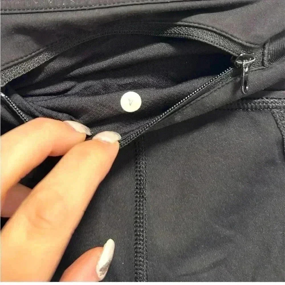 LULULEMON BLACK CAPRI LEGGINGS WITH POCKETS - Picture 4 of 4